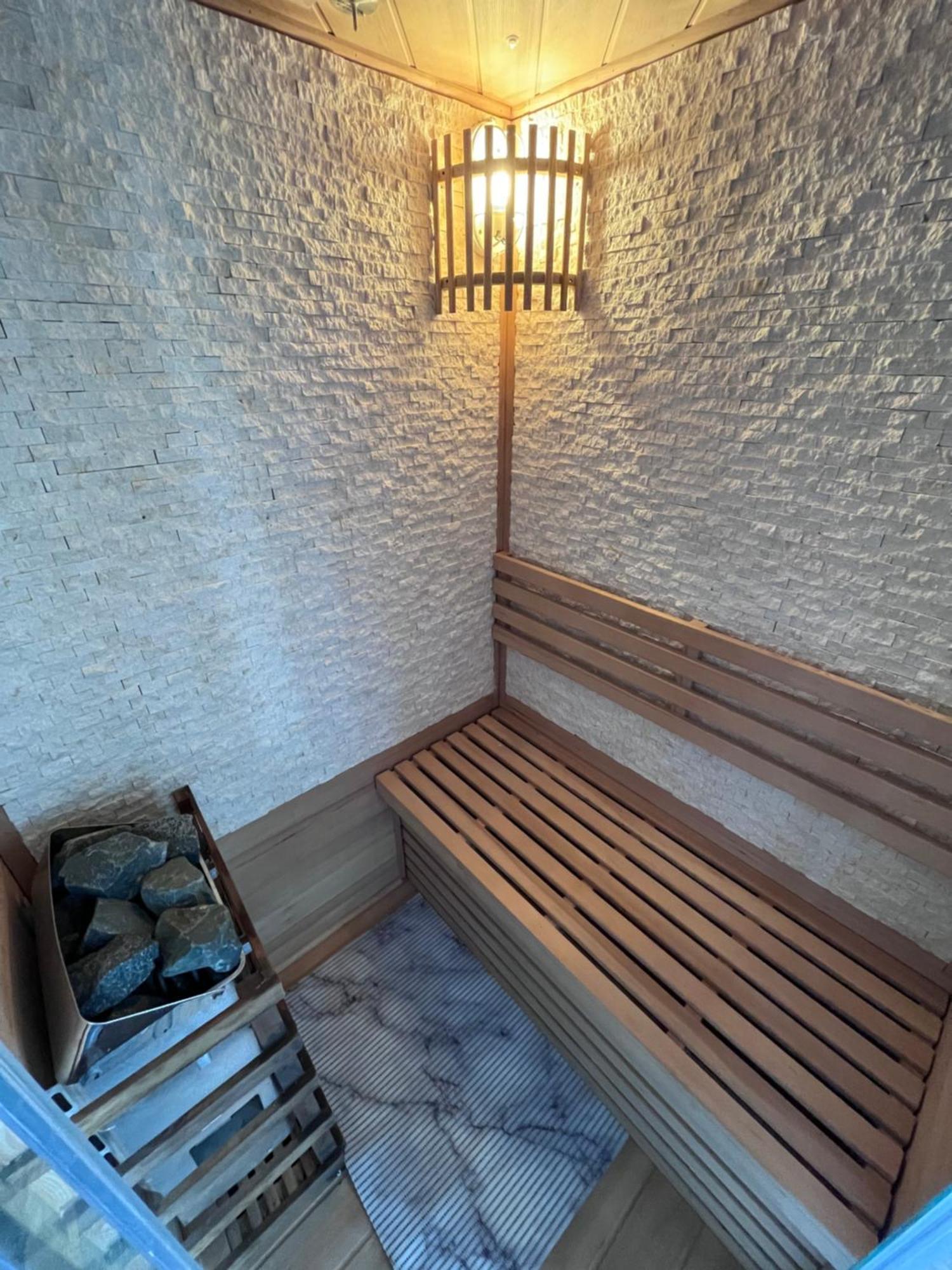 Oasis Tropical & Sauna Сент-Илер-де-Рье Экстерьер фото