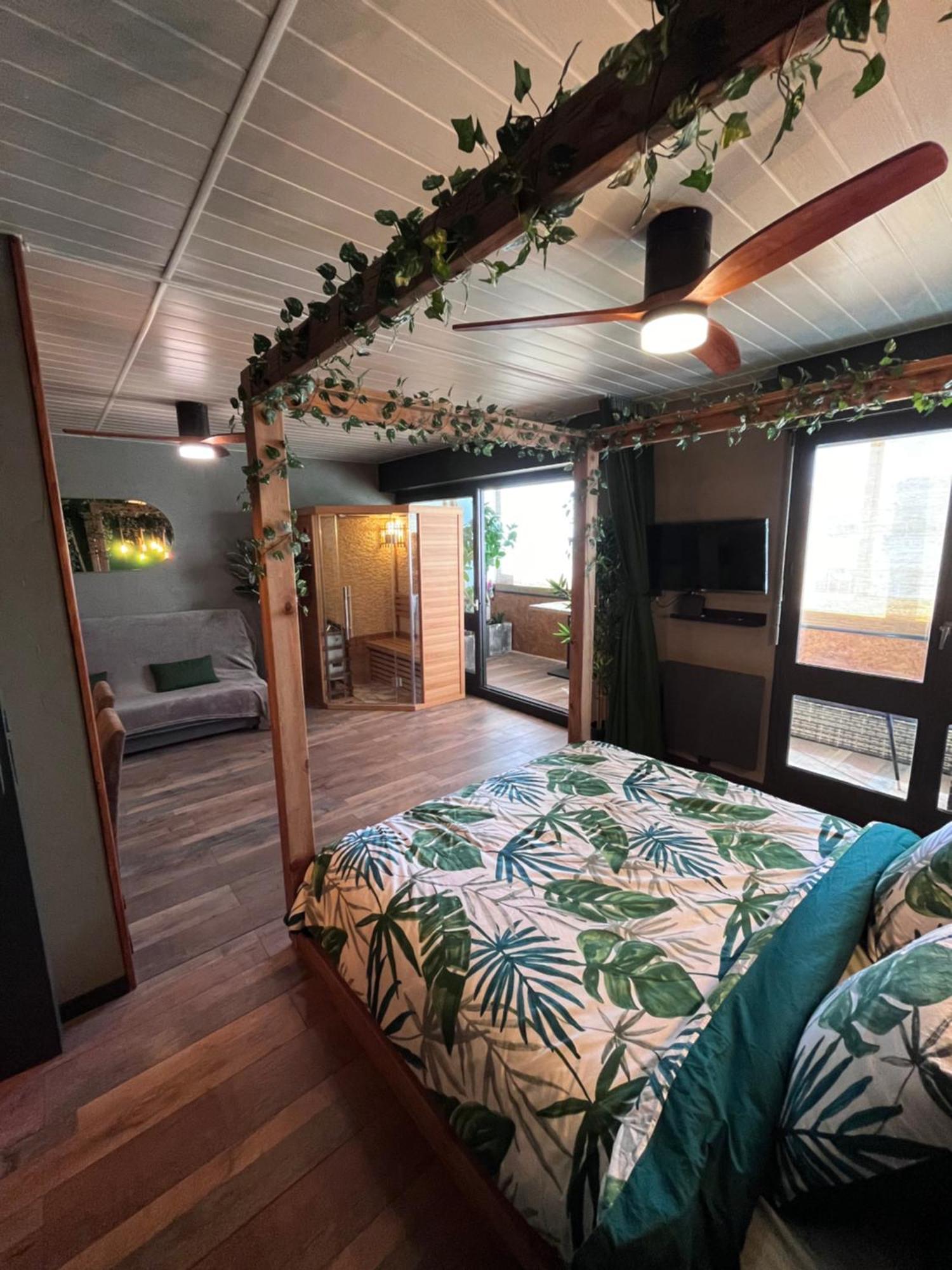 Oasis Tropical & Sauna Сент-Илер-де-Рье Экстерьер фото
