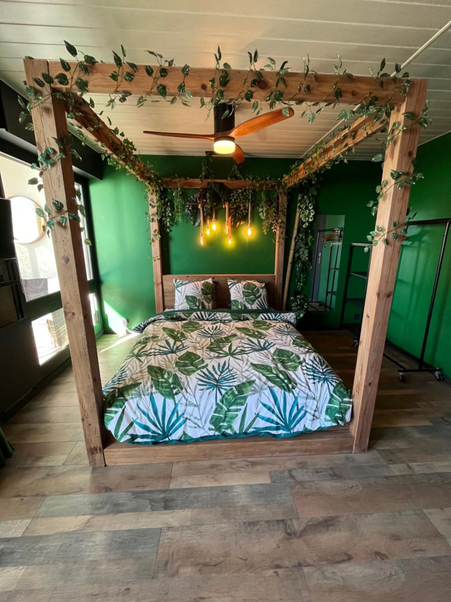 Oasis Tropical & Sauna Сент-Илер-де-Рье Экстерьер фото