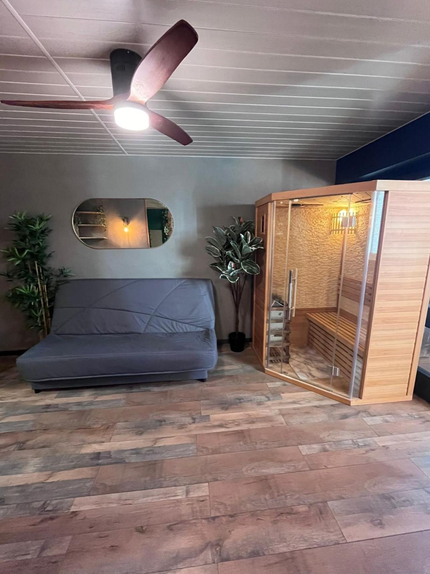 Oasis Tropical & Sauna Сент-Илер-де-Рье Экстерьер фото